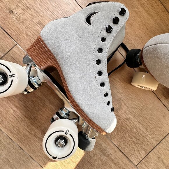 The Moon Boot Roller Skates - Picture 7 of 7